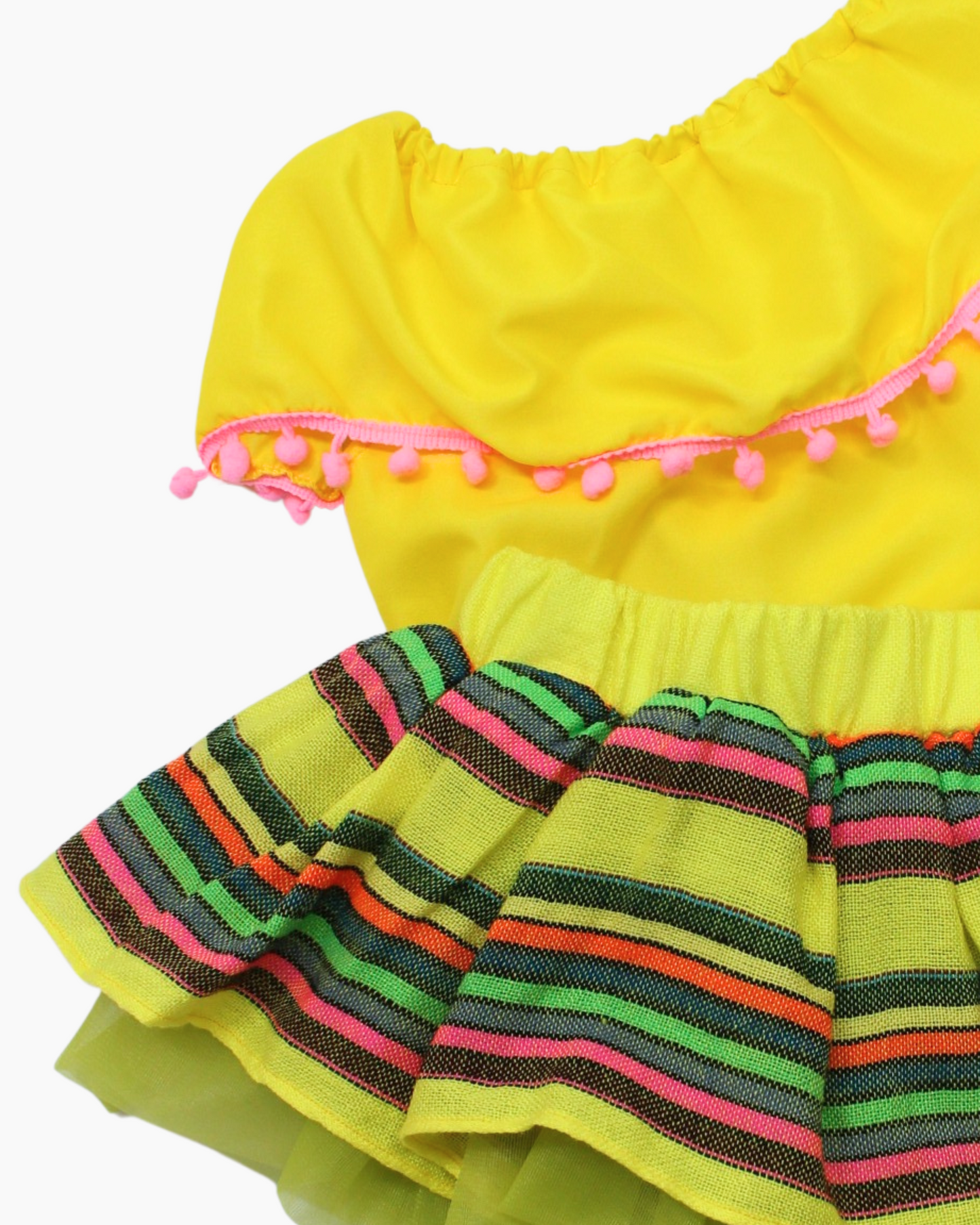 Set Patrio Falda Tipo TuTu diseños mexicanos y Blusa Campesina amarilla con pompones rosa