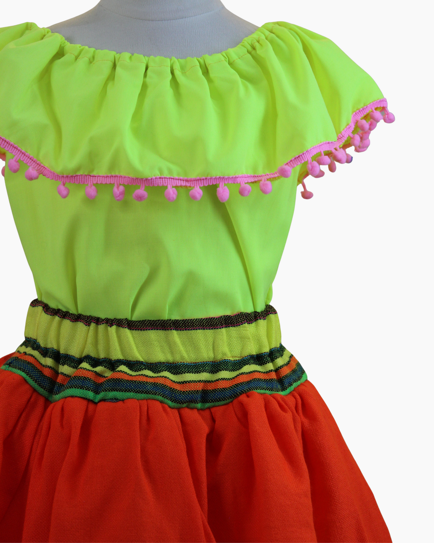 Set Patrio Falda Tipo TuTu Cambaya Naranja y Blusa Campesina Amarillp con Pompones Rosas