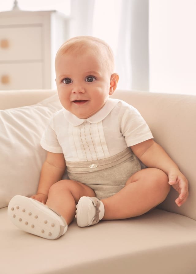 pelele con peto de lino para bebé