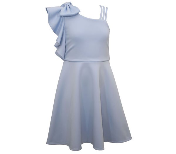 vestido con moño en la manga