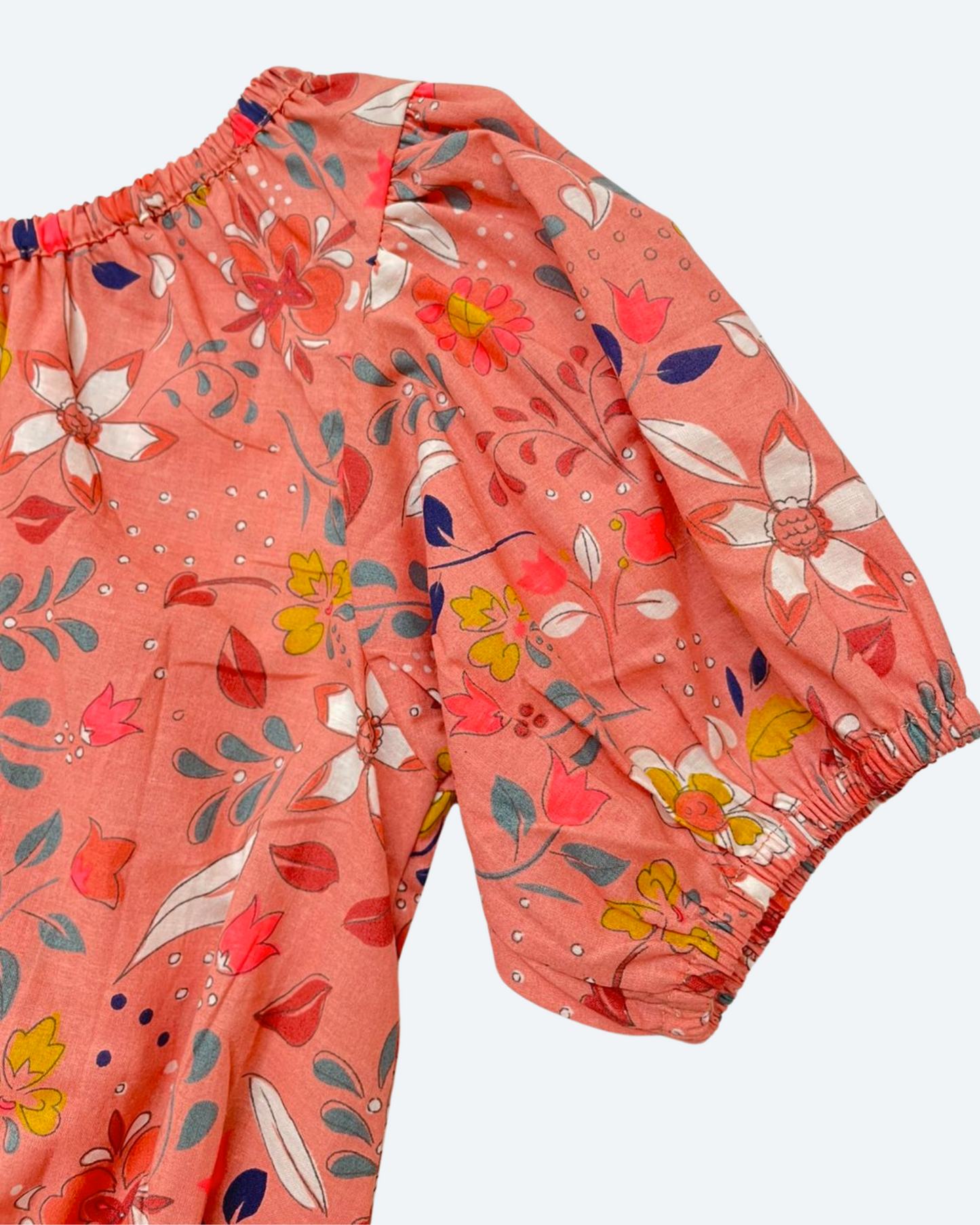 conjunto coral floreado y pantalon bombacho