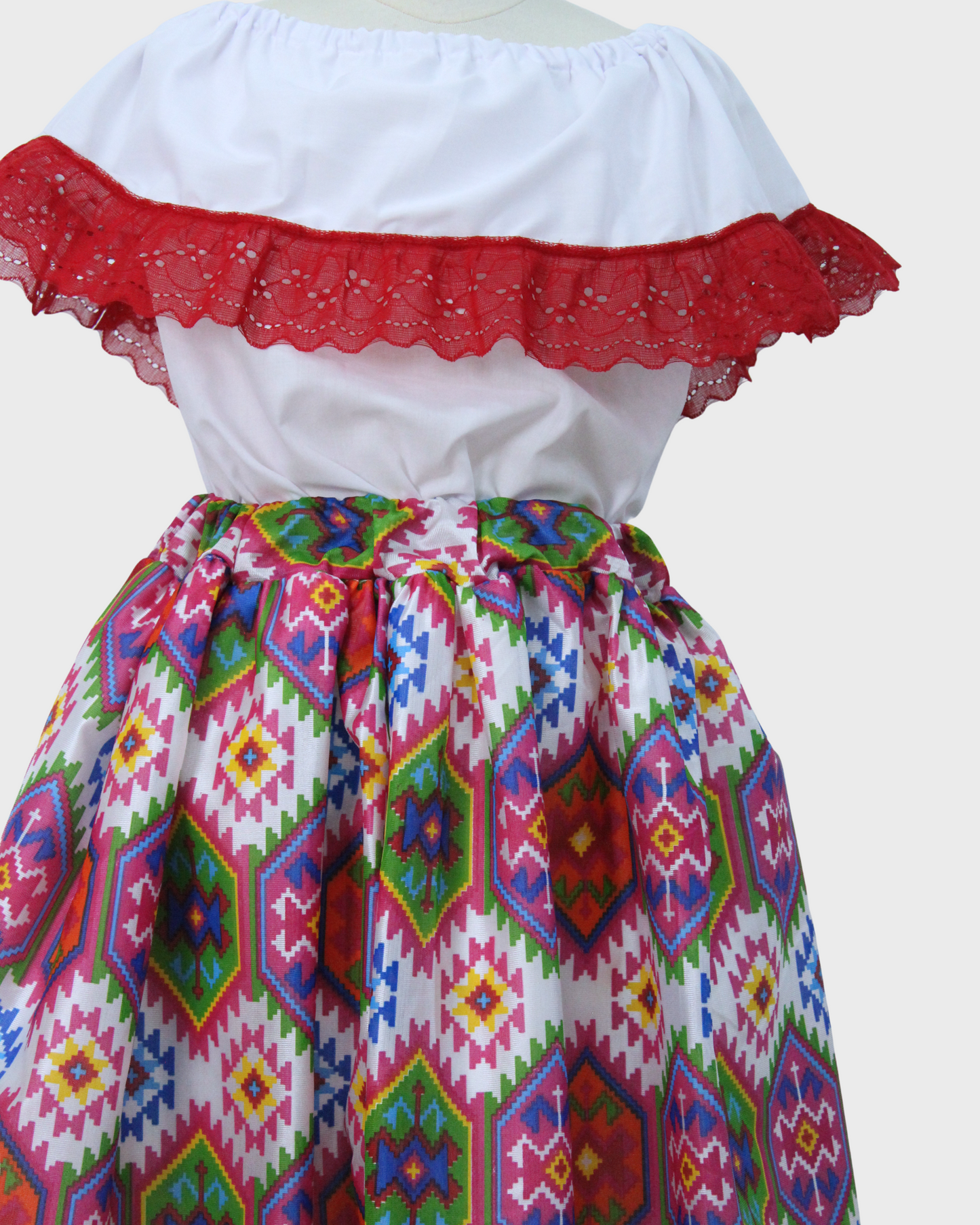 Set Patrio Falda con Elementos Estilo Mexicana y Blusa Campesina color Blanco