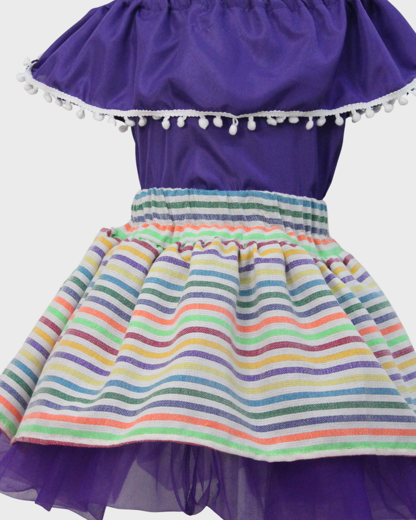 Set Patrio Falda Tipo TuTu Cambaya y Blusa Campesina Morada con Pompones Blanco