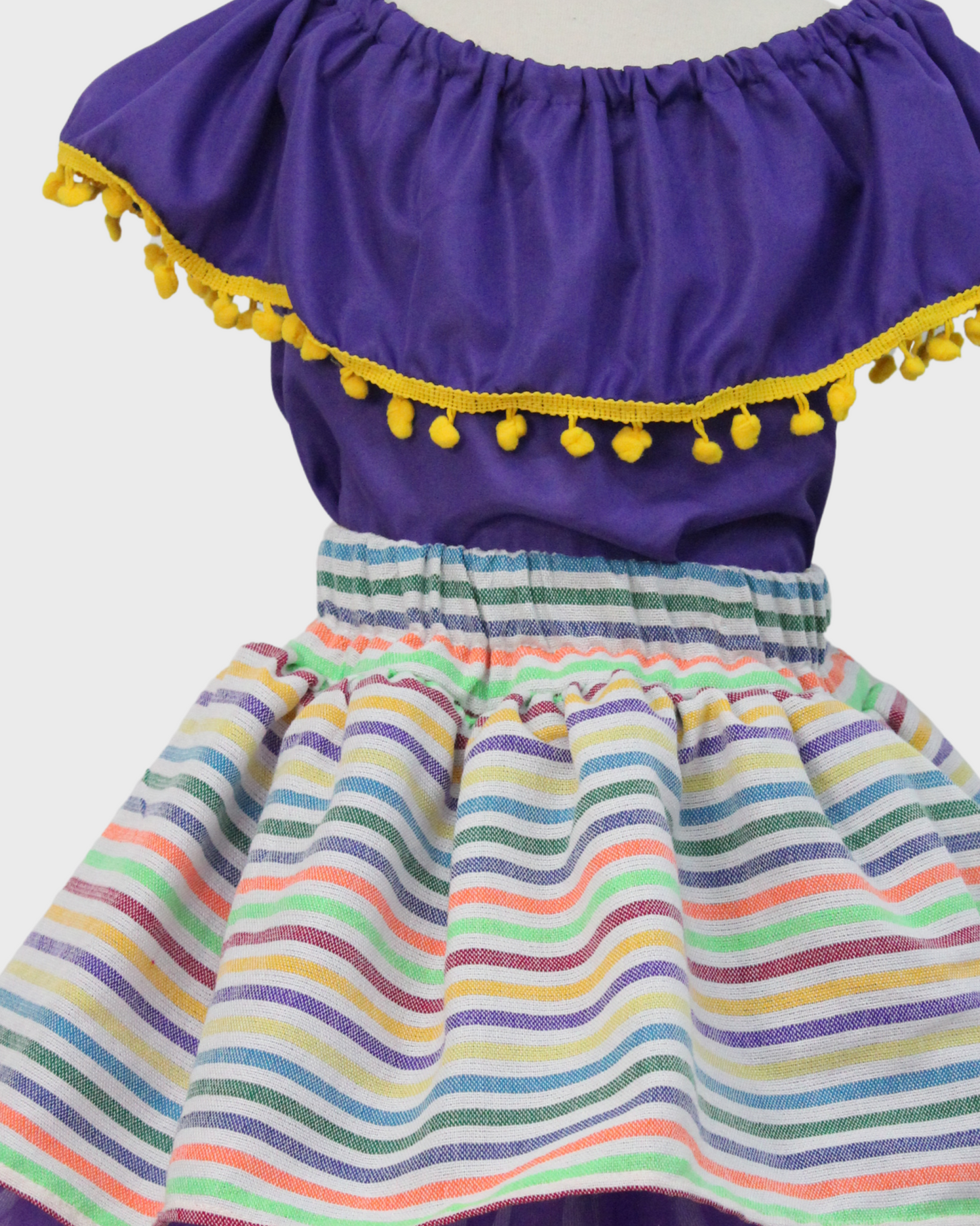 Set Patrio Falda Tipo TuTu Cambaya y Blusa Campesina Morada con Pompones Amarillo