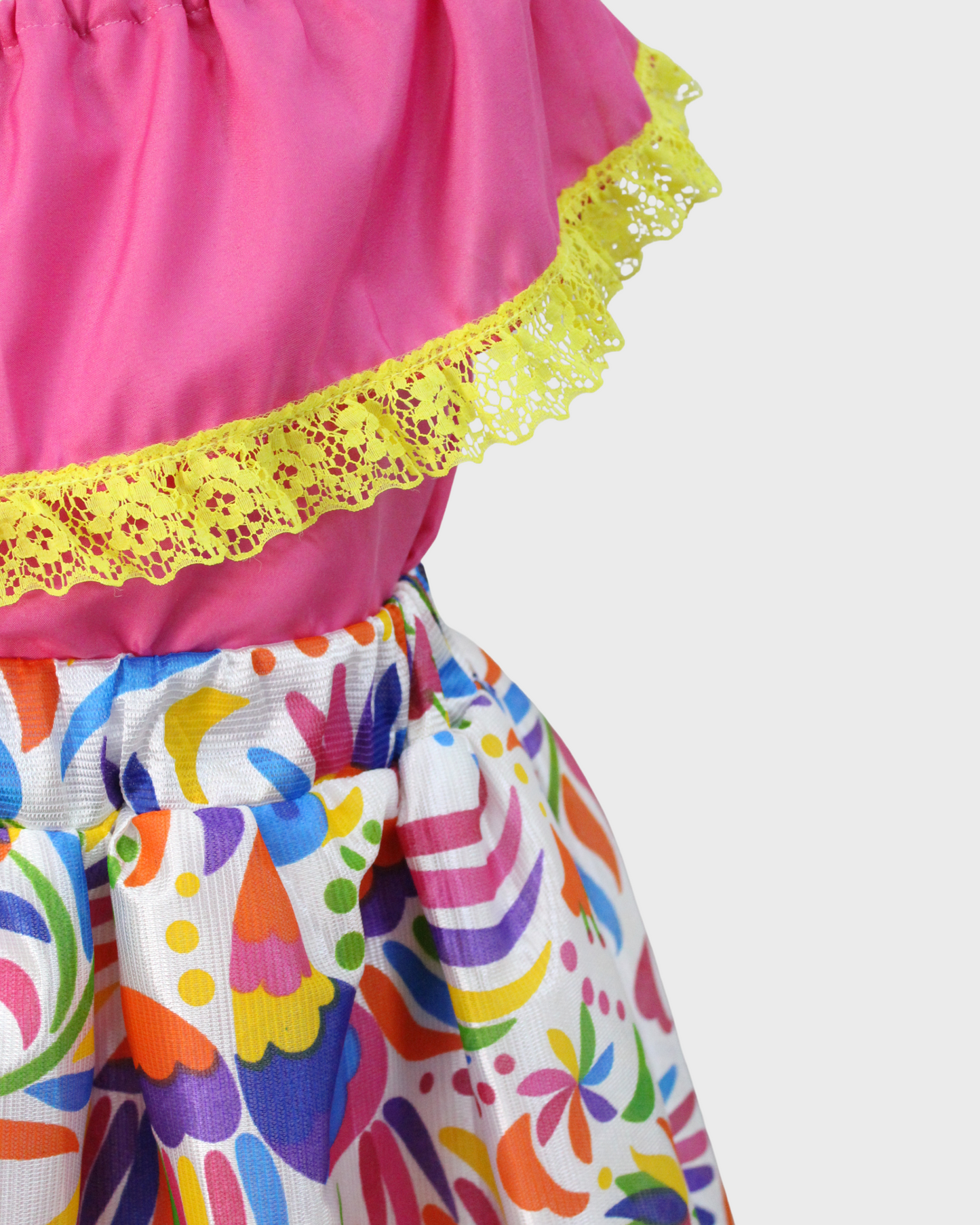 Set Patrio Falda con Elementos Estilo Mexicana y Blusa Campesina color Rosa Encaje Amarilloopy)
