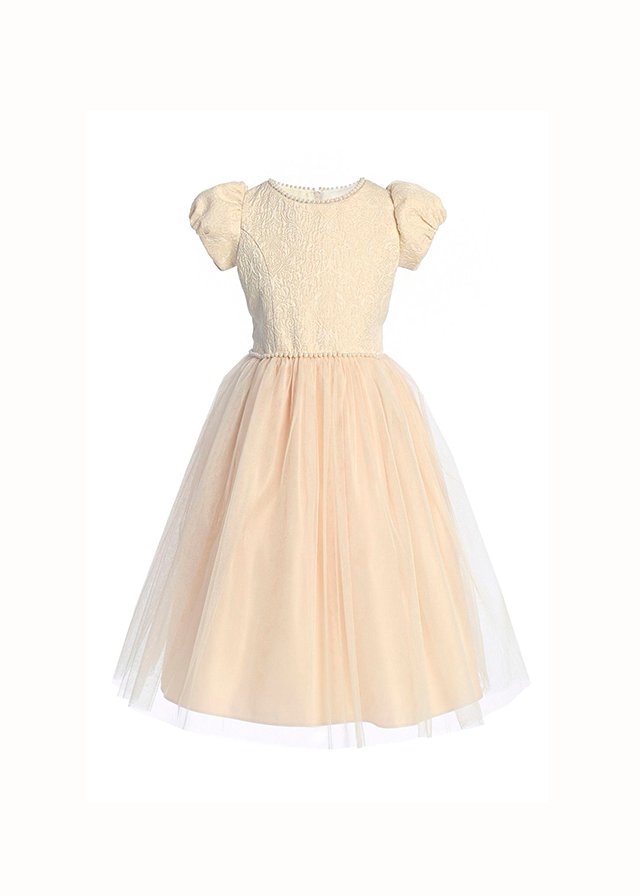 Vestido champagne talle brocado, falda tul, cinto de perlas y cuello bordado en perlas