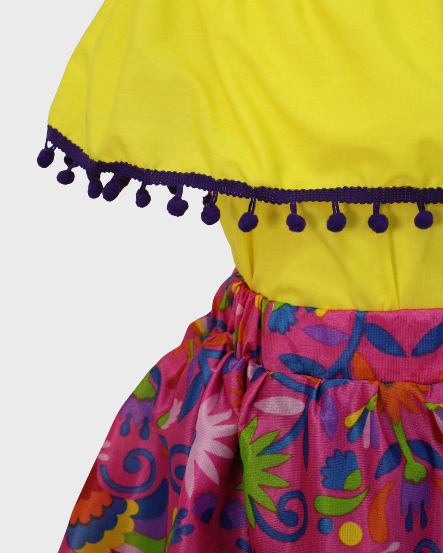 Set Patrio Falda Larga Tipo Adelita Blanca Flores y Blusa Campesina Amarillo Canario