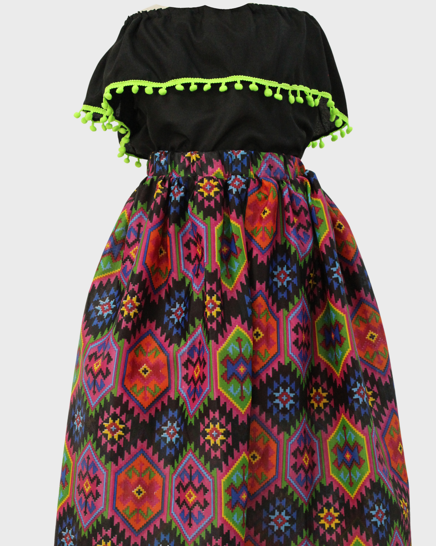 Set Patrio Falda Rayas Estilo Mexicana y Blusa Campesina color Negro pompones verde