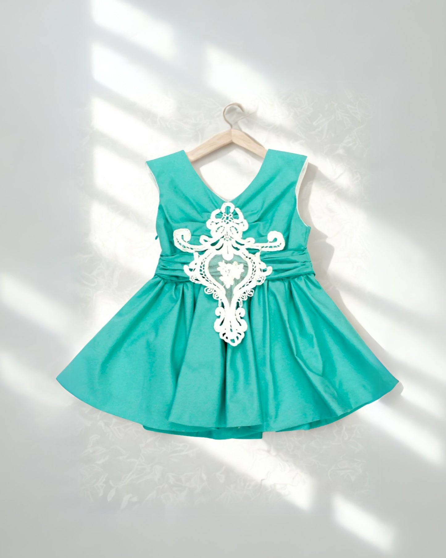 vestido verde esmeralda