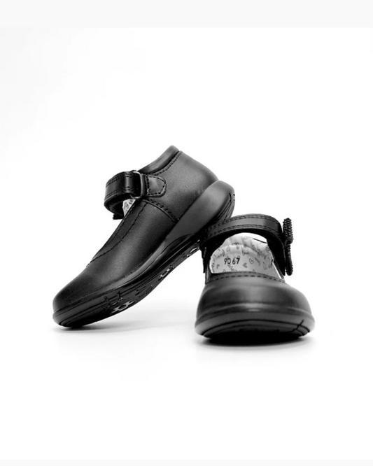 zapato escolar de piel, cierre de velcro