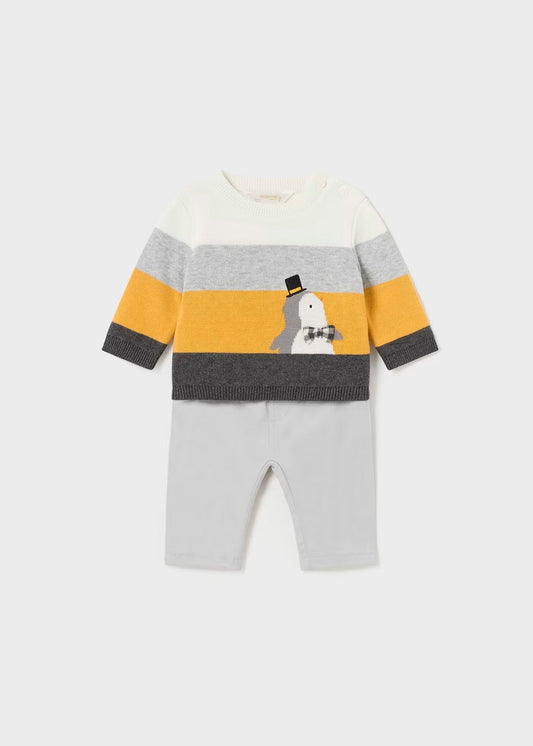 conjunto mayoral de niño naranja gris print pingüino