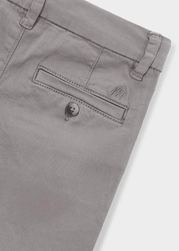 Pantalón chino básico gris