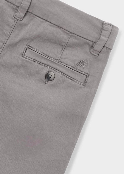 Pantalón chino básico gris