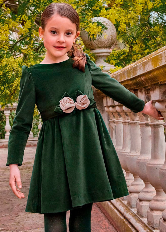 vestido terciopelo verde 2 rosas en la cintura