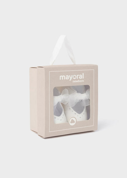 mercedita lazo color crudo recién nacido, mayoral
