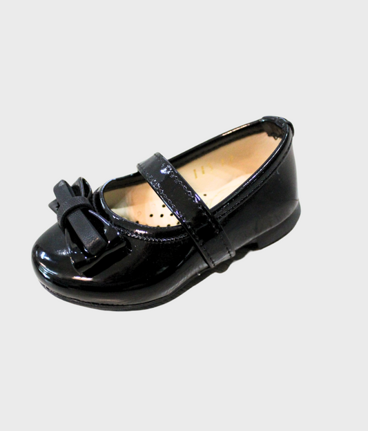 zapato de charol con moño