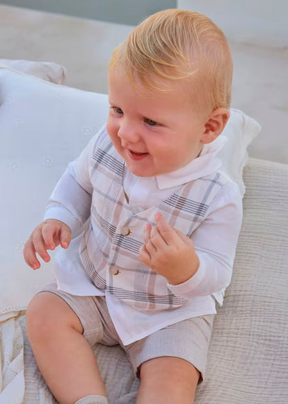 Conjunto pantalón corto y camisa con chaleco recién nacido