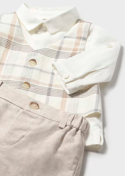 Conjunto pantalón corto y camisa con chaleco recién nacido