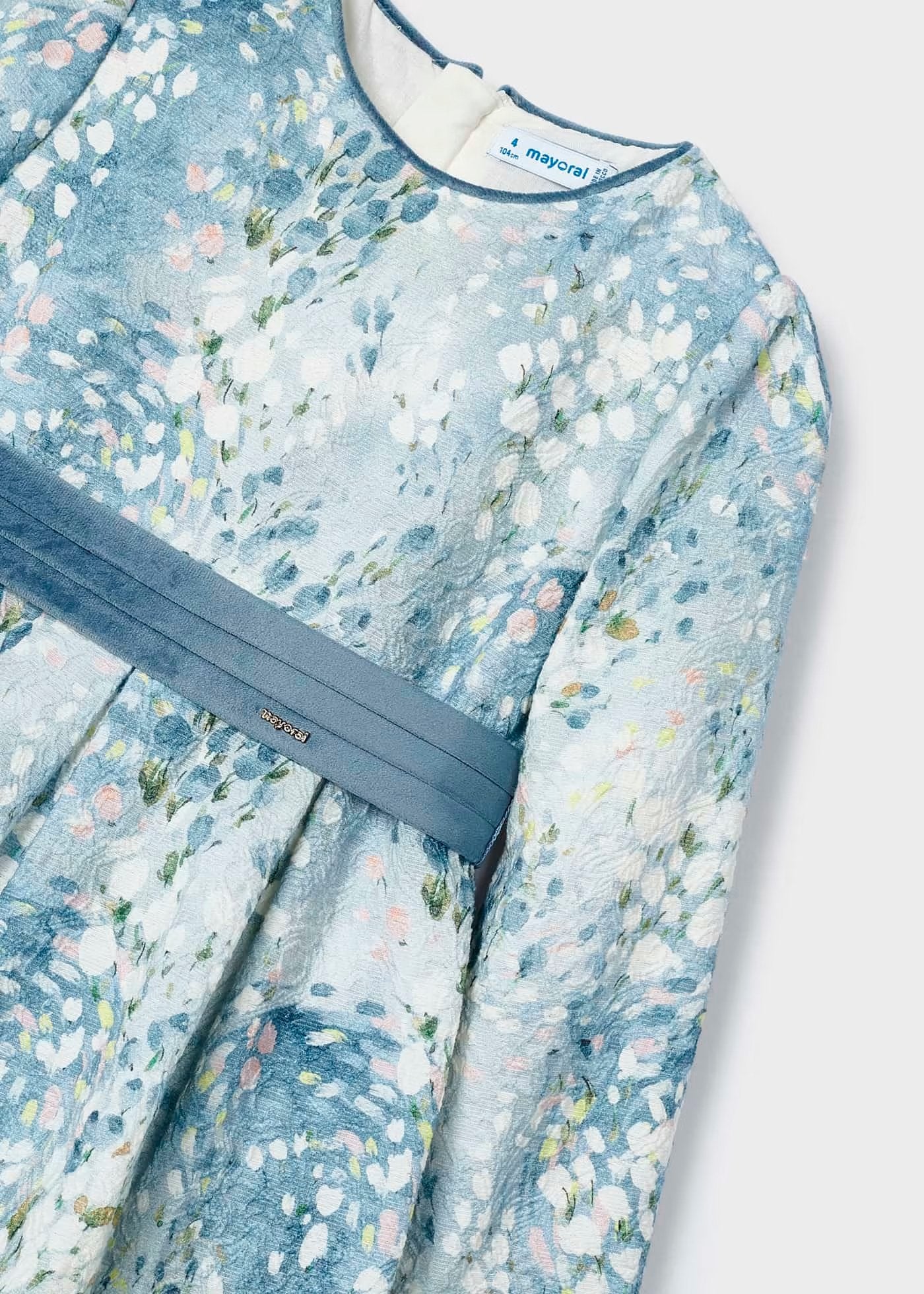 vestido azul estampado