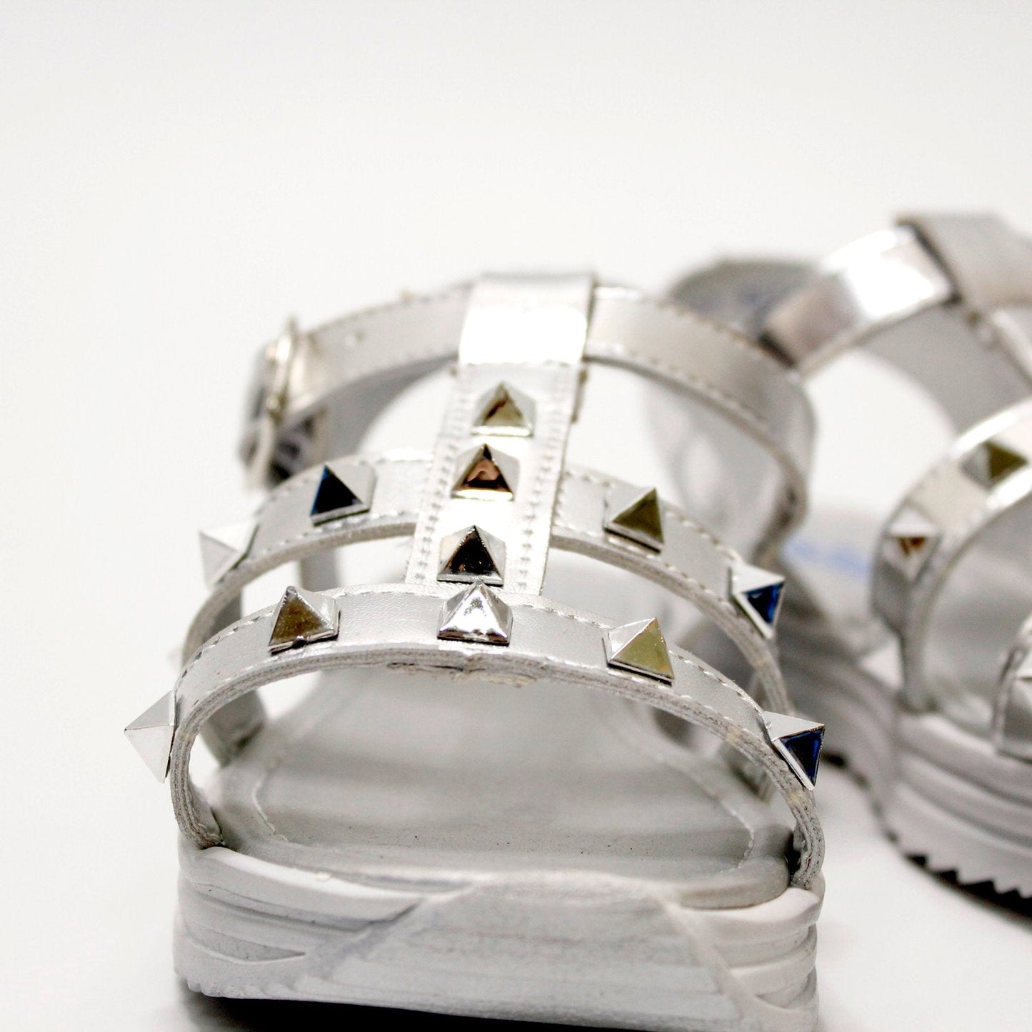 huarache franjas plata con estoperoles triangulo