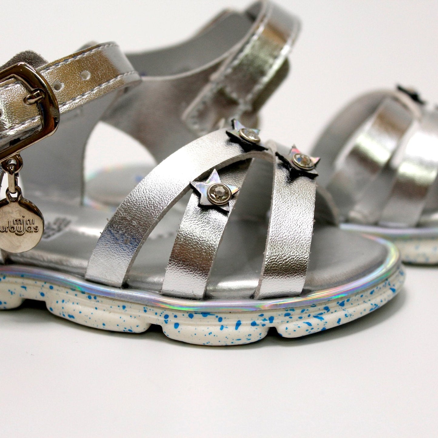 huarache triple franja con estrellas color plata