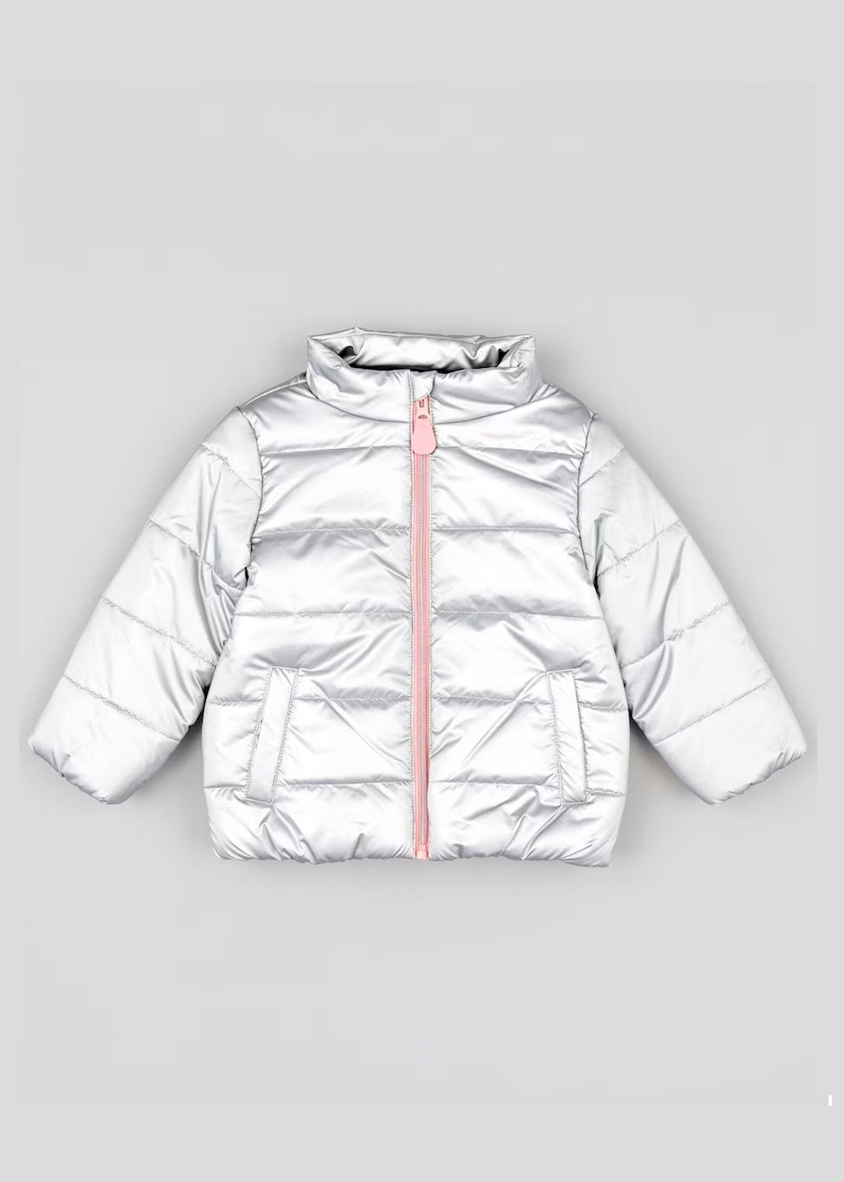 chamarra acolchada color plata, zipper rosa pastel, marca losan