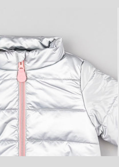 chamarra acolchada color plata, zipper rosa pastel, marca losan