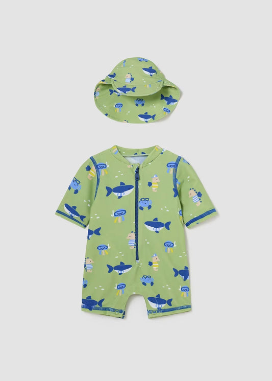 traje de baño, color verde,  set con gorro, para bebe