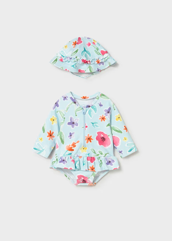 Pelele baño con gorro protección solar recién nacida
