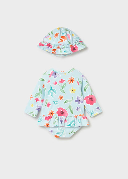 Pelele baño con gorro protección solar recién nacida