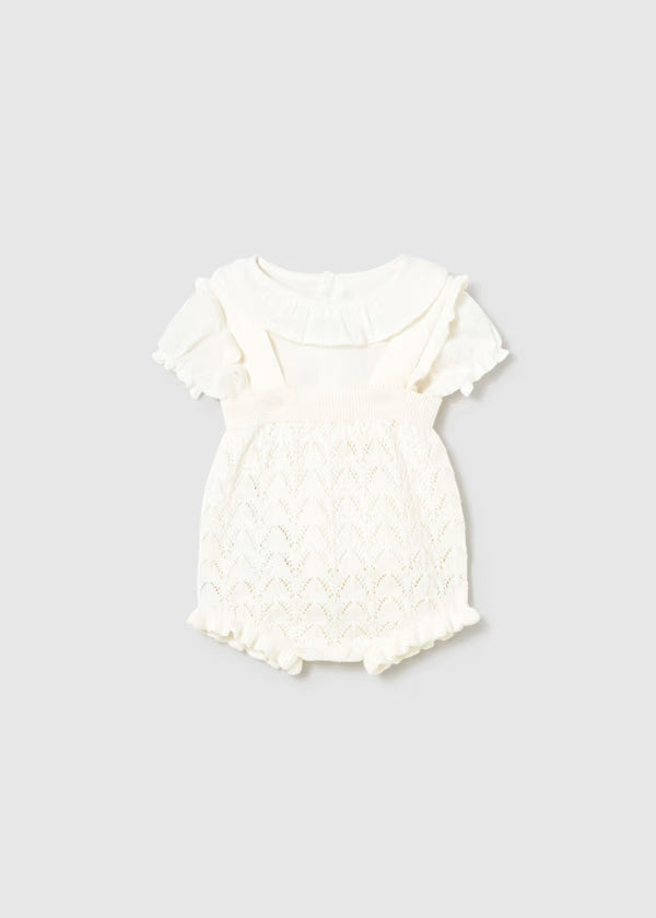 Conjunto peto tricot y blusa recién nacida
