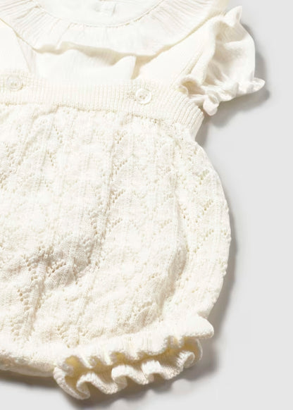 Conjunto peto tricot y blusa recién nacida