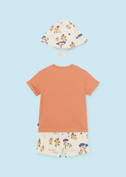 conjunto 3 piezas, short, camiseta y gorro, colores naranja y ocre