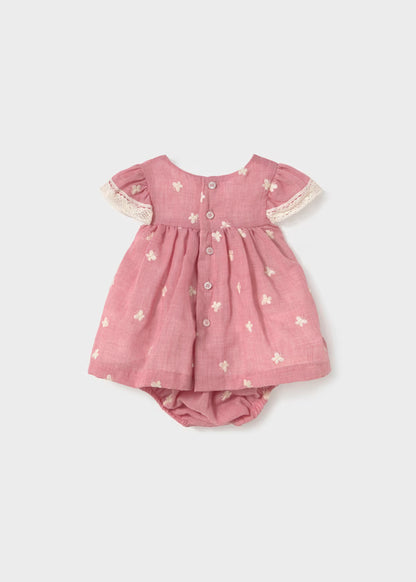 Vestido con cubrepañal bordado,tono rosado, recién nacida