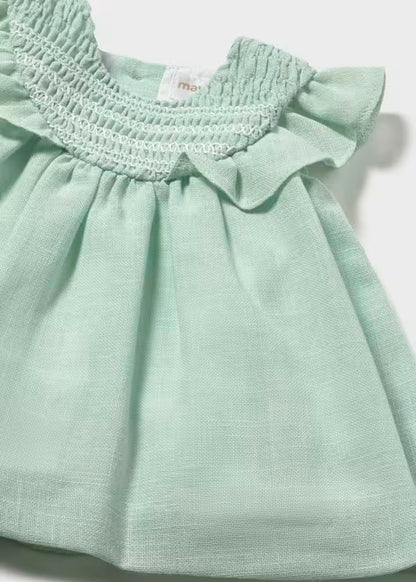 Vestido nido de abeja verde agua recién nacida