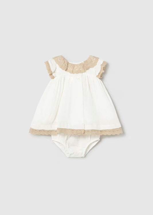Vestido con cubrepañal nata ceremonia recién nacida