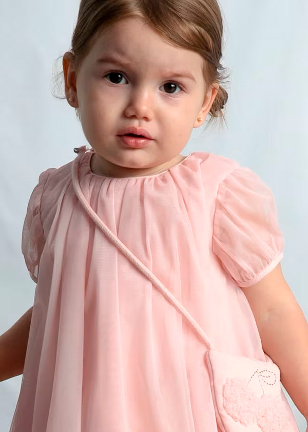 Vestido tul rosa peonia con bolso cerezas