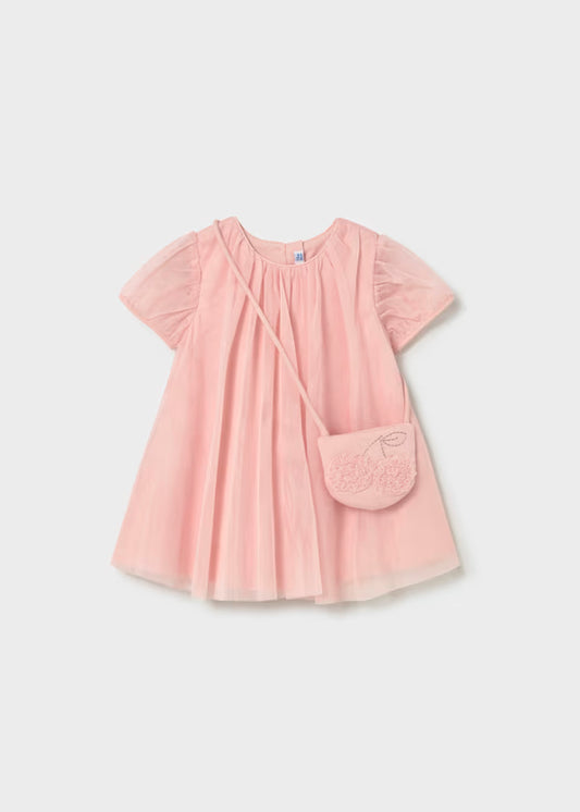 Vestido tul rosa peonia con bolso cerezas