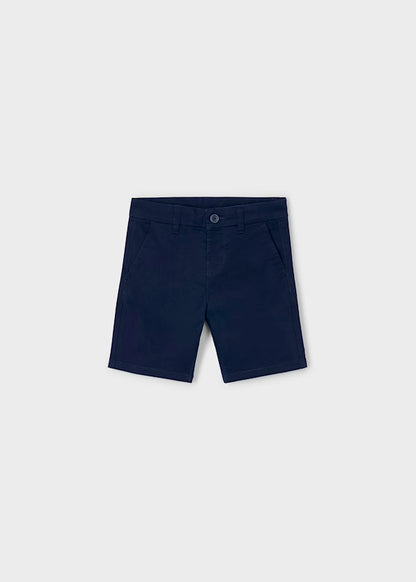 Bermuda color marino, niño