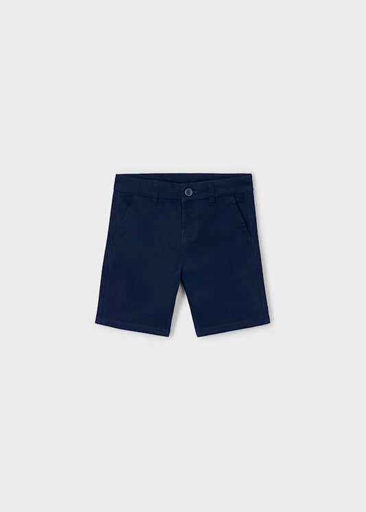 Bermuda color marino, niño