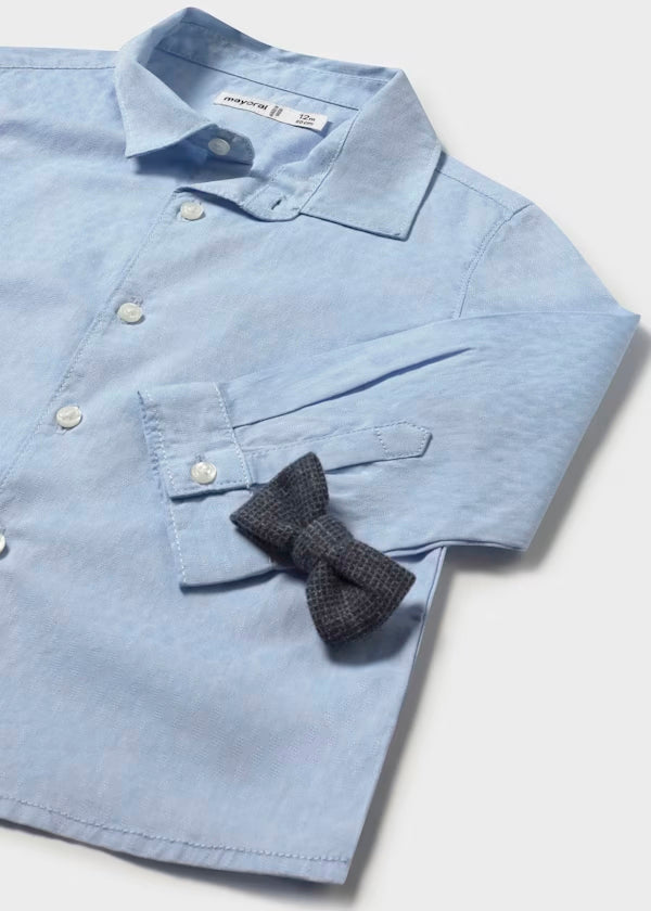 Camisa celeste con moño