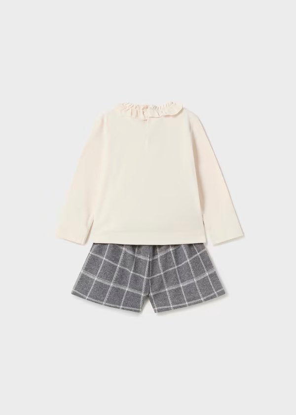conjunto short cuadros camiseta gatita, cuello olan