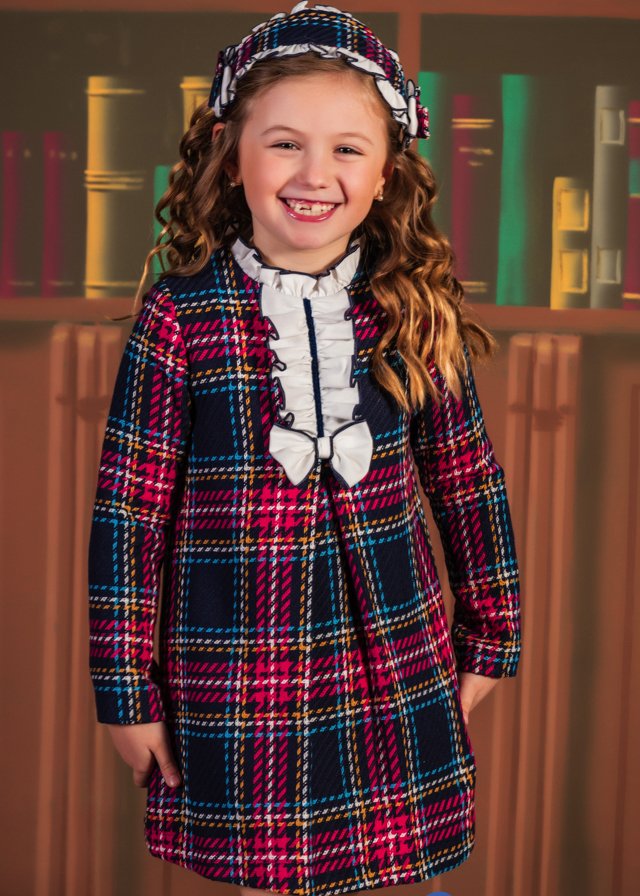 vestido de colores con detalle en cuello