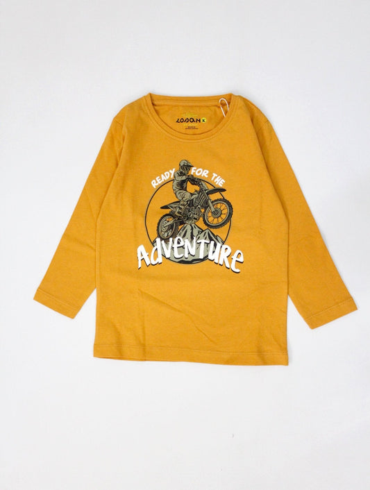 camiseta manga larga color mostaza, "ready for the adventure"