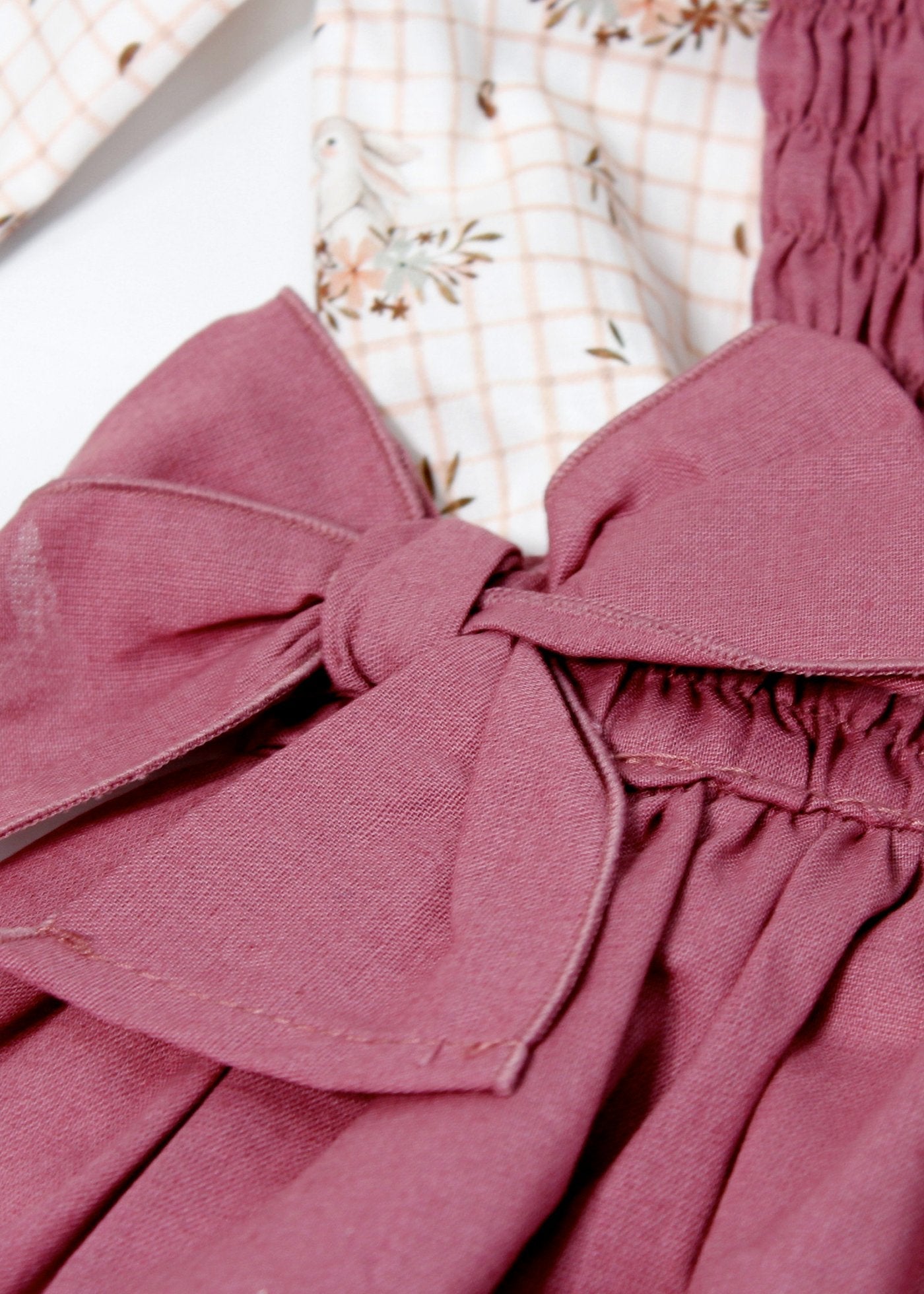 vestido crepe rosa tirantes y camisa beige, marca babiné