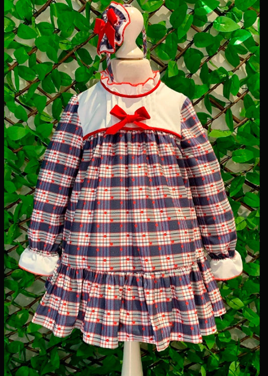 vestido a cuadros rojo y azul, peto blanco, marca babine