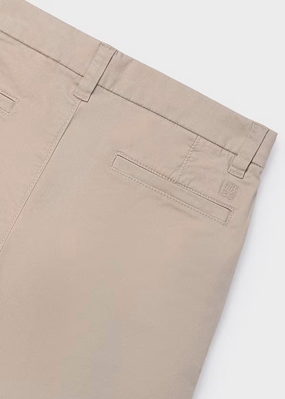 Bermuda chino basico anacarado