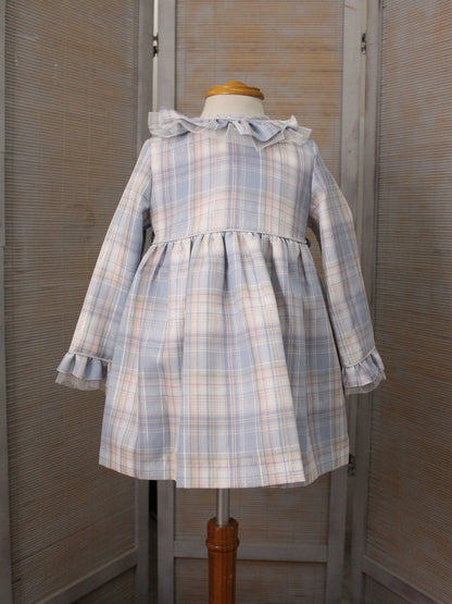 vestido corte cintura alta, cuadros pastel