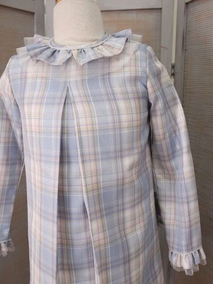 vestido recto de cuadros con tul en cuello, tonos pastel