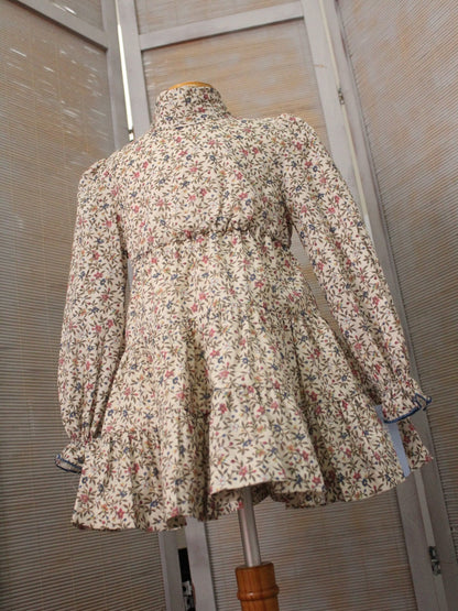 vestido con volantes canasteros, estampado de flores